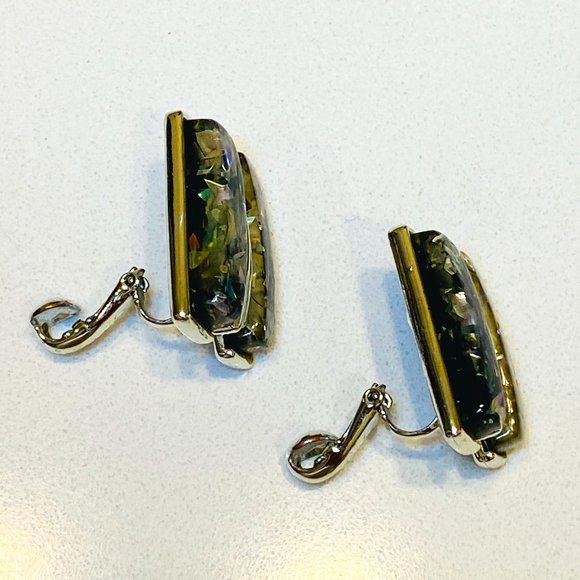 Vintage Silver Tone Earrings Lucite Blue & Green Crushed Mother of Pearl Clip-on - Picture 3 of 4